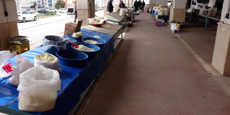 Köylü pazarı ramazanda boş kaldı