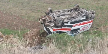 Kayseri’de ambulans takla attı