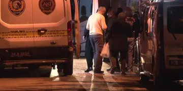 Anne ve oğlunun evde cansız bedeni bulundu