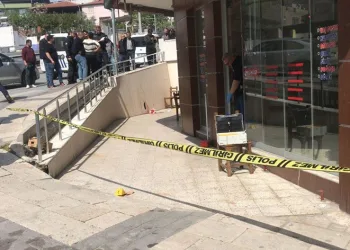 Eşinin ilişki yaşadığı esnafı vurdu
