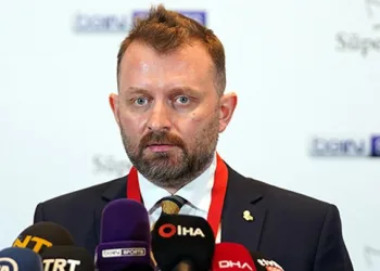 Selahattin Baki: “Fenerbahçe bu sezon 3. kez şampiyonluk yarışından koparılmaya çalışıldı”