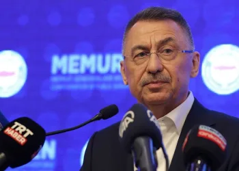 “Siz hiç, yedi başlı bir orkestra gördünüz mü?”