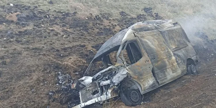 Kaza yapan ambulans küle döndü