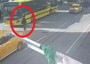 Bursa’da alt geçidi kullanmayan öğrenciye otomobil çarptı