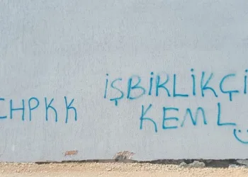 Nisan yağmurları Karadeniz’i çamura boyadı