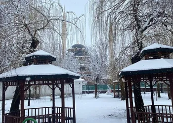 Karlıova beyaza büründü