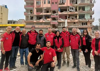 Depremzedeler için tek yürek oldular