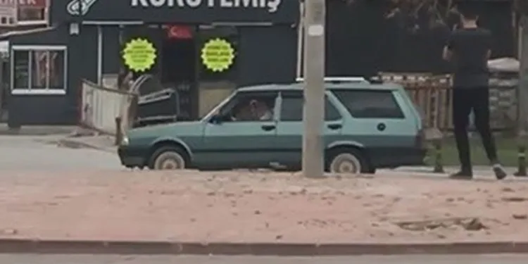 Yoğun trafik arasında drift terörü