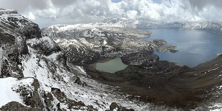 Nemrut Dağı’nın manzarası hayran bırakıyor