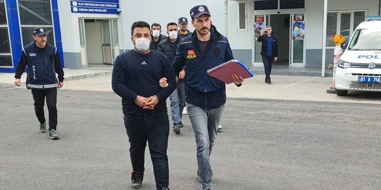 Göçmen kaçakçısı 3 şüpheli yakalandı