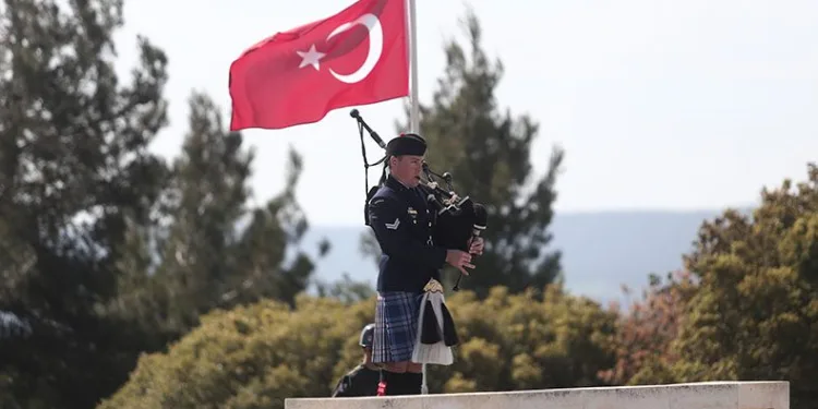 Savaşta hayatını kaybedenler Yalnız Çam Anıtı’nda anıldı