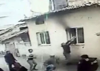 Uykuda yangına yakalandı