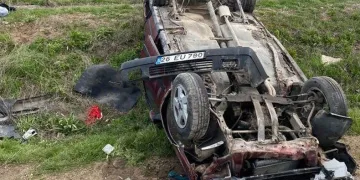 Takla atan araçtaki 2 kişi hafif yaralandı
