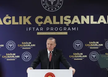 “42 bin 500 sağlık personeli alıyoruz”