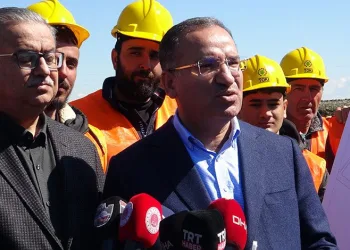 Bakanı Bozdağ, incelemelerde bulundu