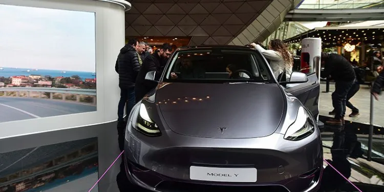 Tesla araçlara yoğun ilgi