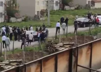 Bayramlaşmada 50 kişi birbirine girdi