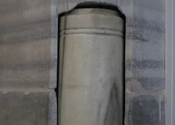Tarihi caminin ayarlarıyla oynadılar