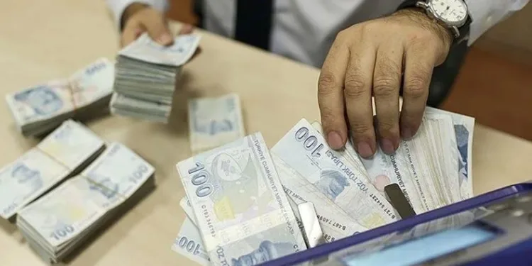 Emekli maaşları ve bayram ikramiyeleri ne zaman yatacak?