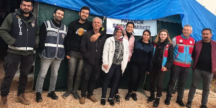 Deprem bölgesinde yardıma devam
