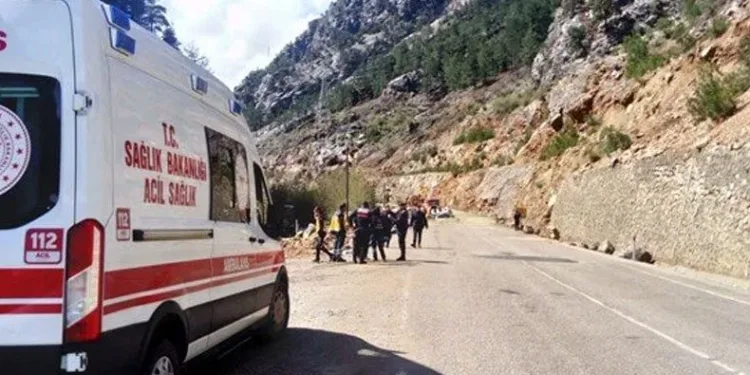 Kazada 4 öğretmen hayatını kaybetti