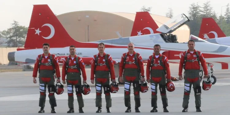 Türk Yıldızları’ndan anlamlı çağrı