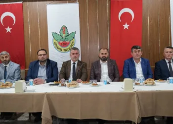 Başkan Aykurt depremzedelerle buluştu