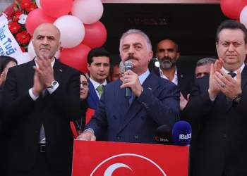 “Bu milletin iradesine kimse ipotek koyamaz”