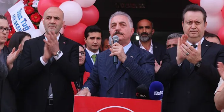 “Bu milletin iradesine kimse ipotek koyamaz”
