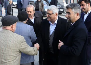 Ak Parti’de yedi koldan saha çalışması