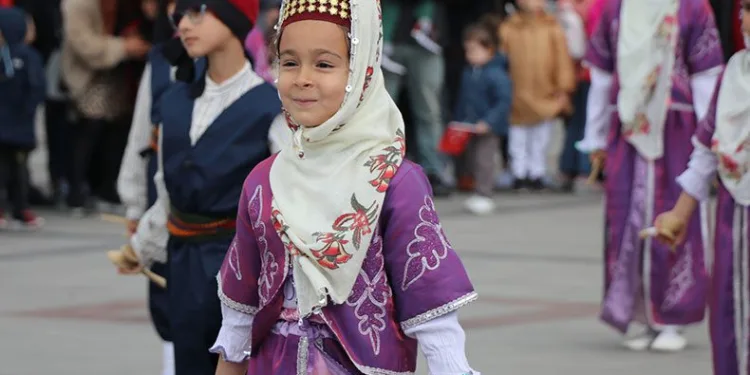 Bandırma’da 23 Nisan coşkuyla kutlandı