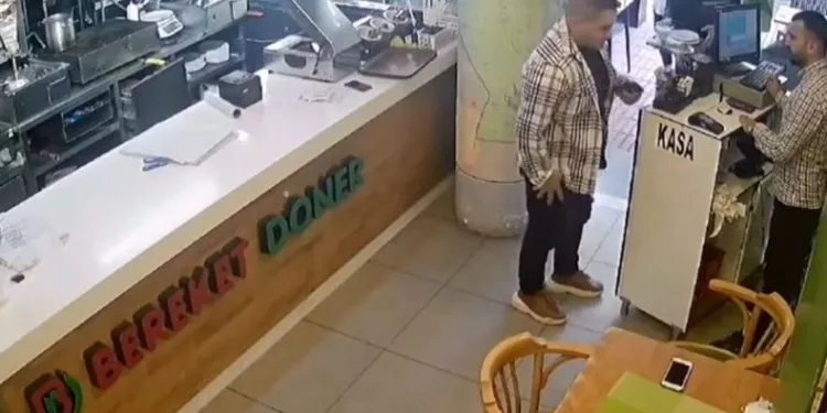 Yedi, içti ücreti ödemeden gitti