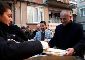 Gemlikliler sokak iftarında buluştu
