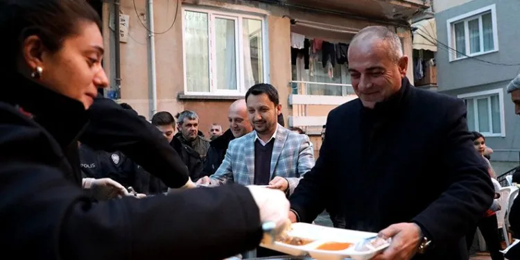 Gemlikliler sokak iftarında buluştu