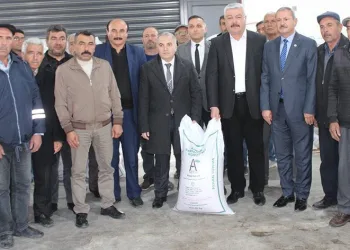 Dinar’da çiftçilere nohut tohumu desteği
