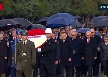 Devlet erkanı Ata’nın huzurunda