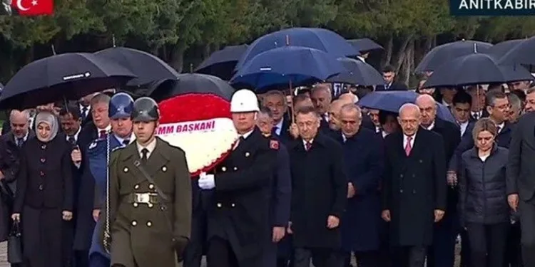 Devlet erkanı Ata’nın huzurunda