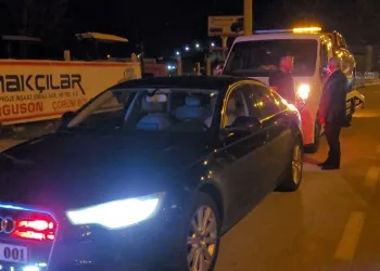 TOGG’u gören belediye başkanı çekicinin önünü kesti