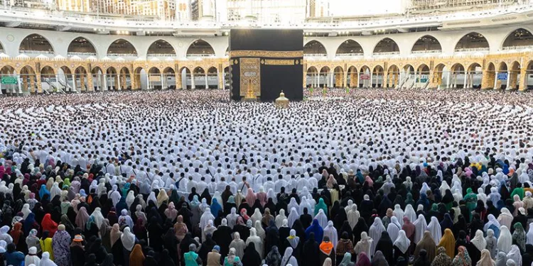 Kabe’de bayram namazı kılındı