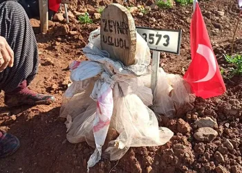 Mezarlıktaki acı detay