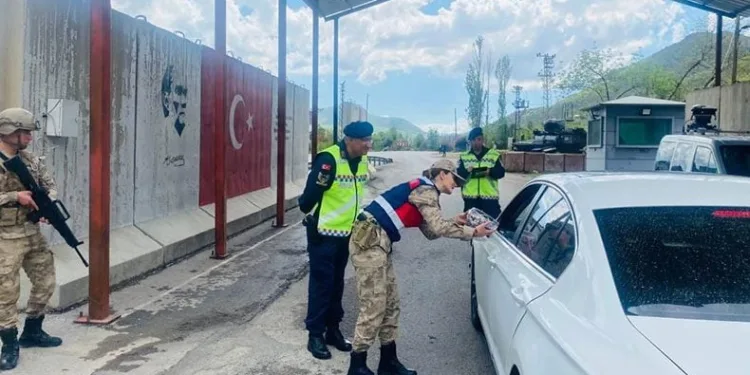 Jandarma bayramda da iş başında