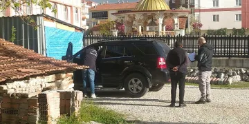 Çorum’da otomobil kurşunlandı