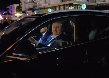 Bakan Çavuşoğlu TOGG ile gezdi