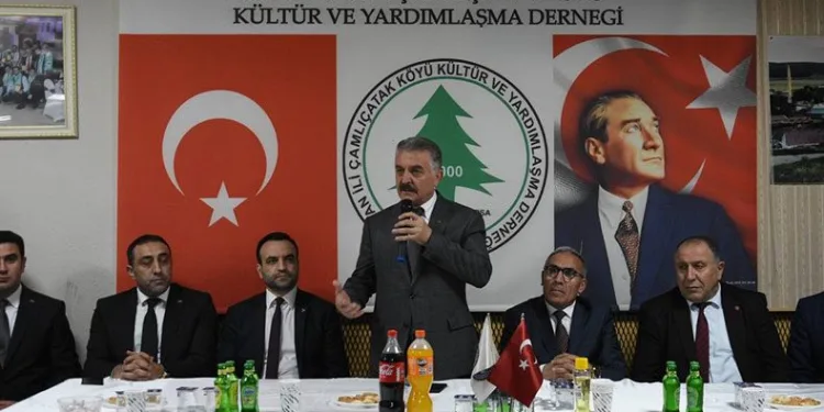 “Türkiye yeniden doğarcasına atılımlar yapıyor”