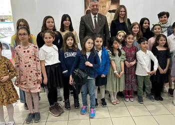 Nilüfer’de kursiyerlerin ebru sergisi