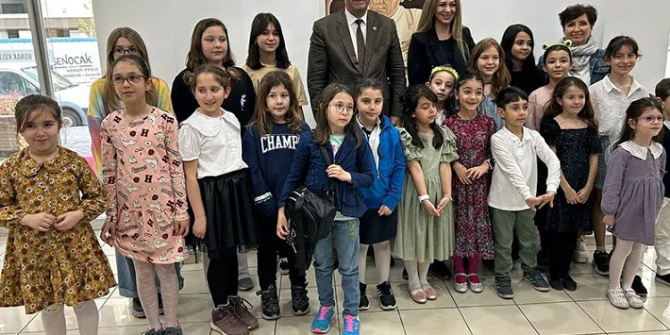 Nilüfer’de kursiyerlerin ebru sergisi