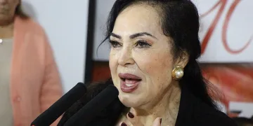 Türkan Şoray, hayranlarına şarkı okudu