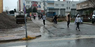 Sağanak yağış etkisini gösterdi