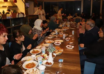 Kaymakamlıktan depremzedelere iftar