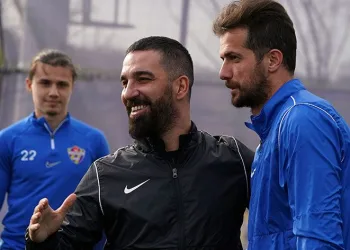 Arda Turan, Eyüpspor ile ilk antrenmanına çıktı
